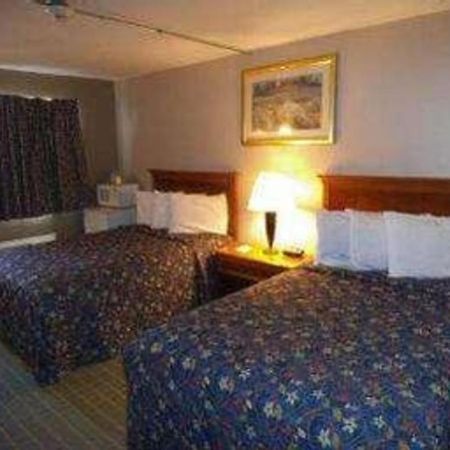 Days Inn By Wyndham West Branch Iowa City Area Ngoại thất bức ảnh