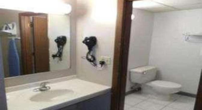 Days Inn By Wyndham West Branch Iowa City Area Ngoại thất bức ảnh