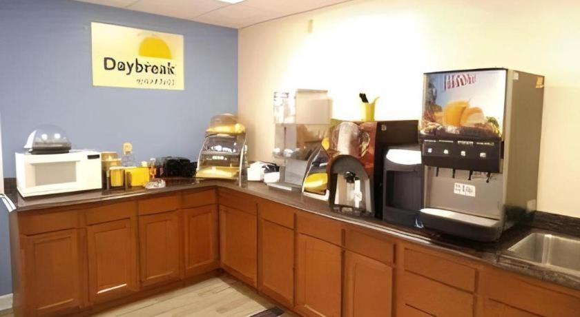 Days Inn By Wyndham West Branch Iowa City Area Ngoại thất bức ảnh