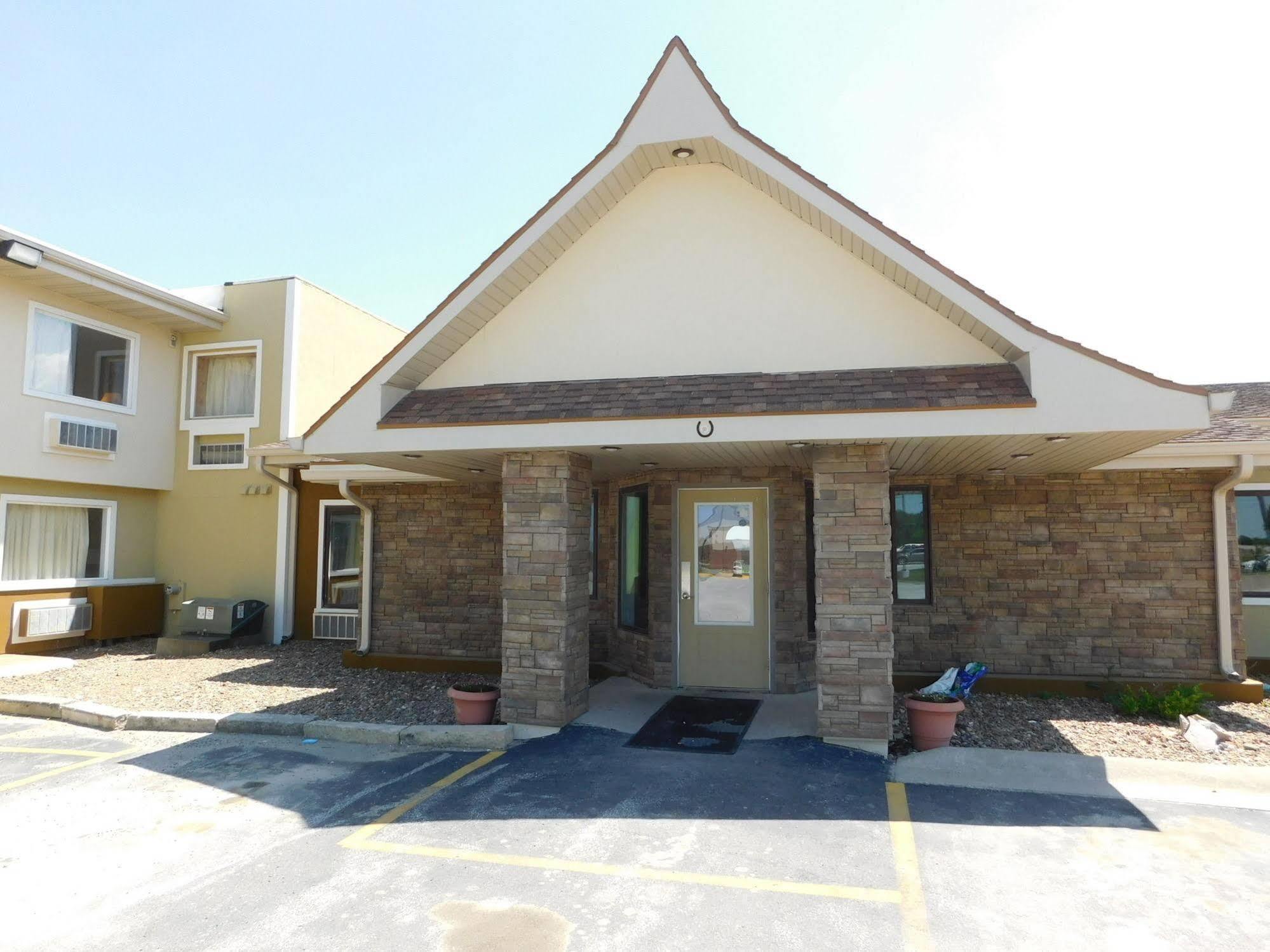 Days Inn By Wyndham West Branch Iowa City Area Ngoại thất bức ảnh