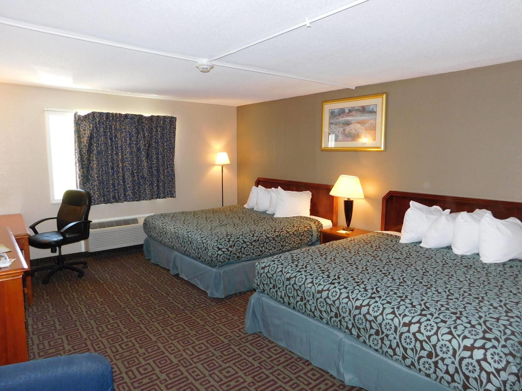 Days Inn By Wyndham West Branch Iowa City Area Ngoại thất bức ảnh